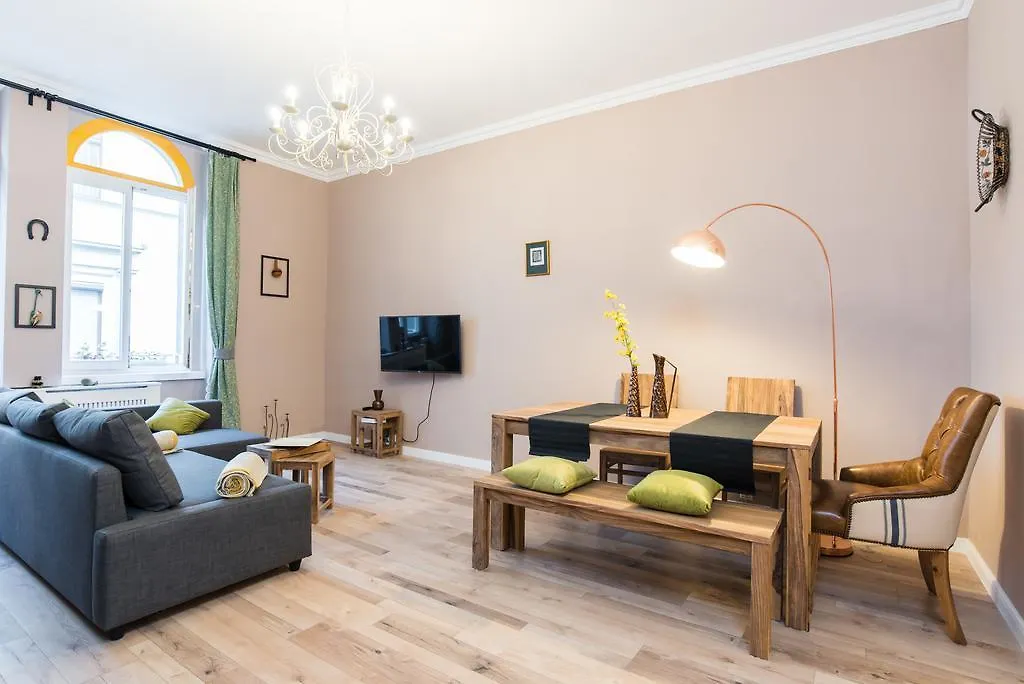 Downtown Synagogue Apartment Budapest Hungary