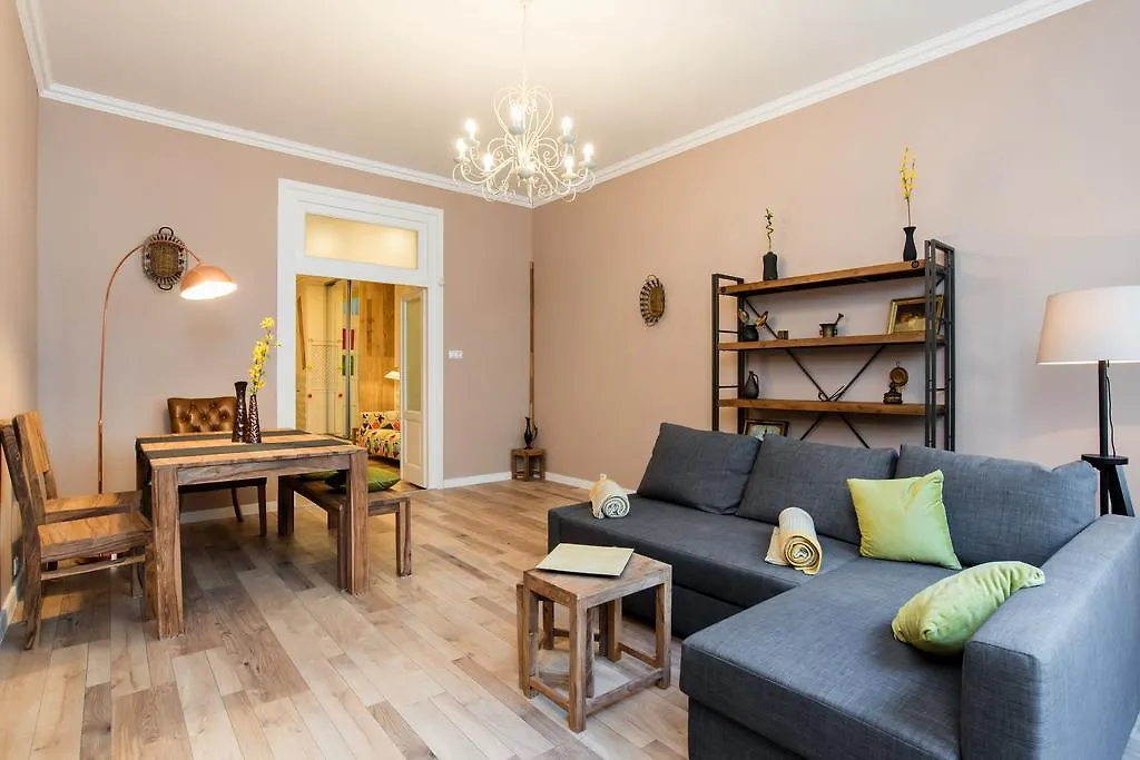 Downtown Synagogue Apartment Budapest